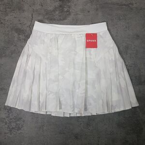 SPANX Get Moving Pleated Mini Skort Camo Athletic Skirt Womens Size XS White‎